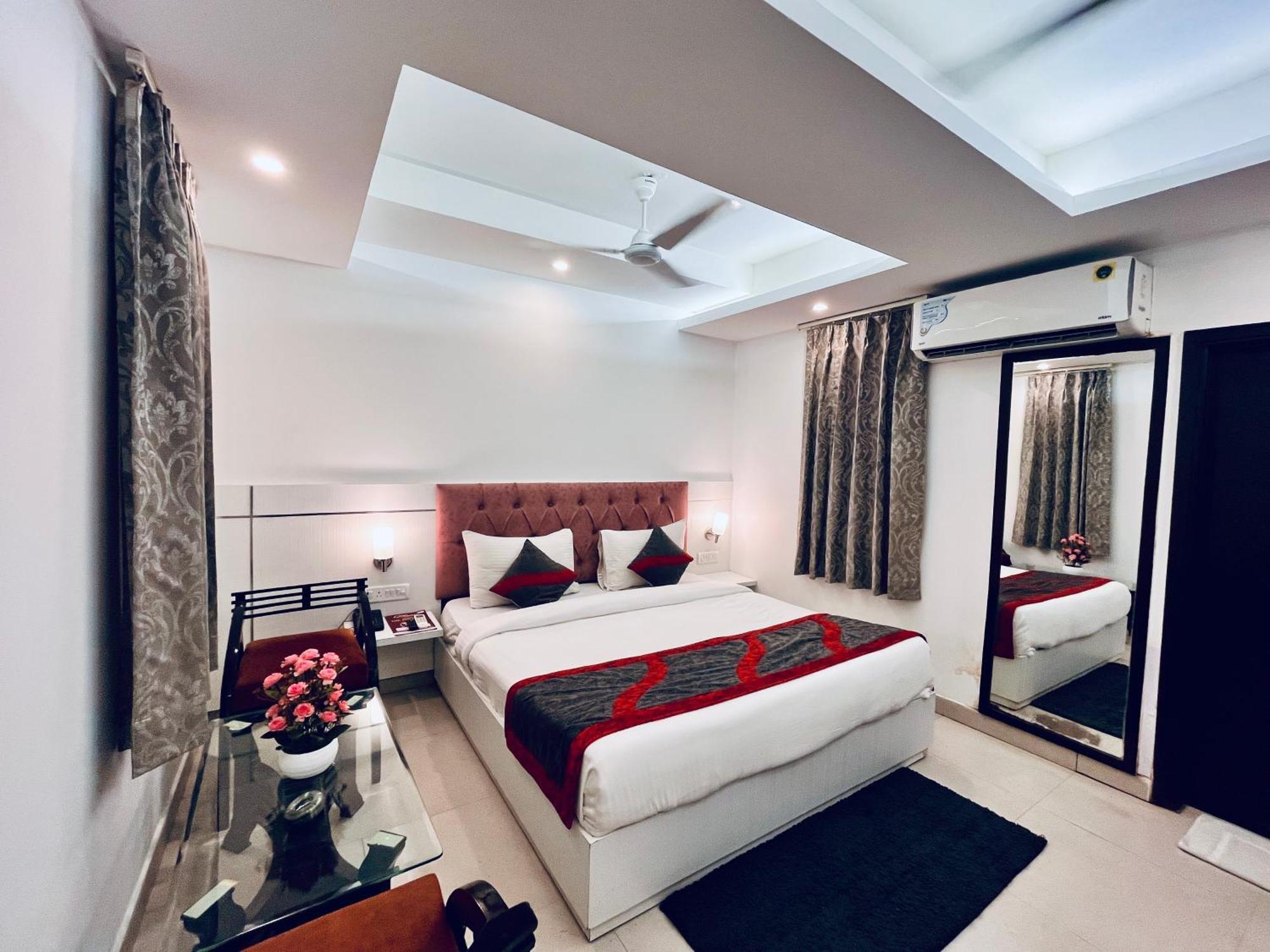 Hotel The Gold Inn - Karol Bagh Delhi Exterior photo