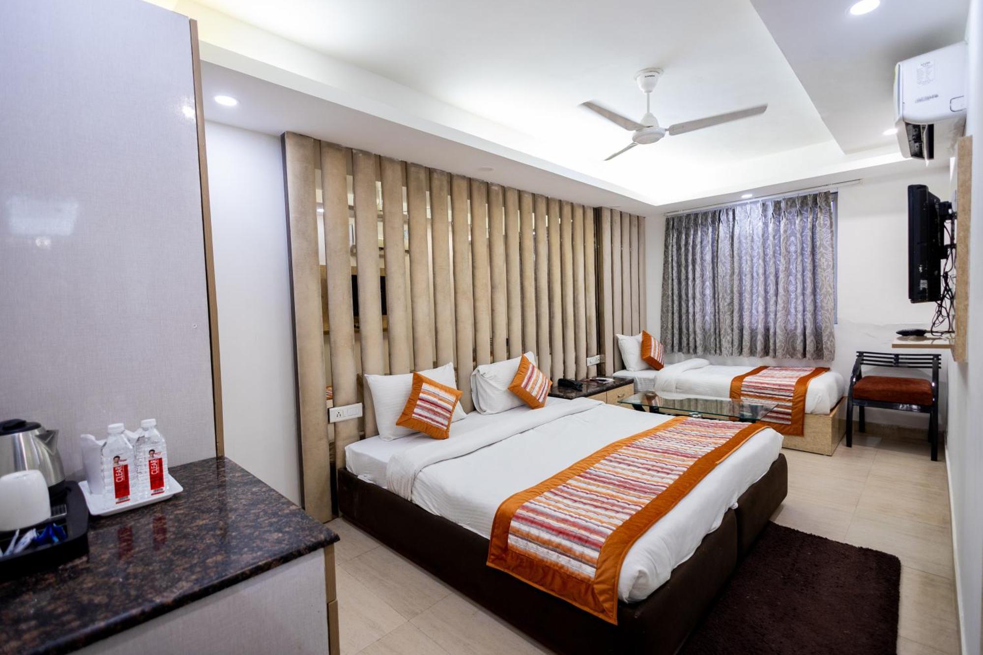 Hotel The Gold Inn - Karol Bagh Delhi Exterior photo